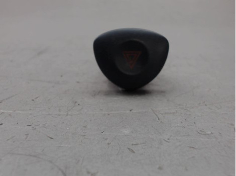 BOUTON DE WARNING RENAULT CLIO