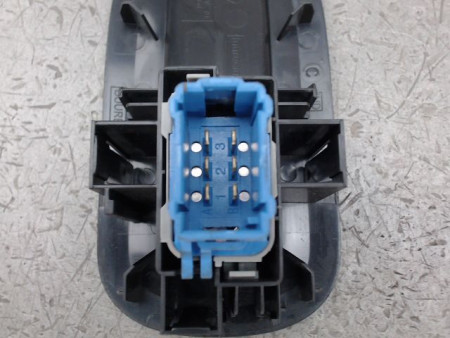 COMMANDE LEVE-GLACE PORTE AVD RENAULT MASTER