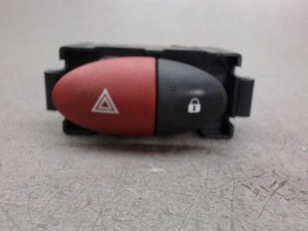 BOUTON DE WARNING RENAULT MASTER