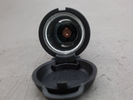PRISE 12V AV PEUGEOT 208