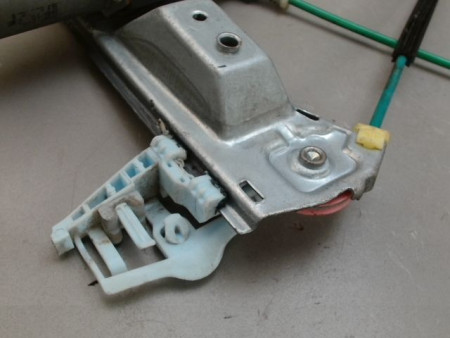 MECANISME LEVE-GLACE AVANT GAUCHE OPEL CORSA