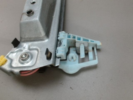 MECANISME LEVE-GLACE AVANT GAUCHE OPEL CORSA