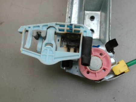 MECANISME LEVE-GLACE AVANT GAUCHE OPEL CORSA