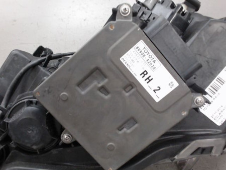 PHARE DROIT TOYOTA RAV4