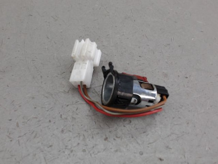 PRISE 12V AV MERCEDES CLASSE C