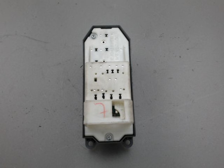 COMMANDE LEVE-GLACE PORTE AVG TOYOTA YARIS