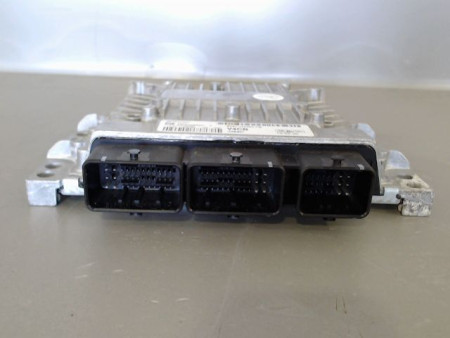 CALCULATEUR MOTEUR FORD KUGA