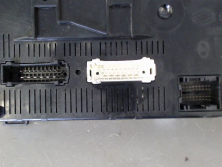 BOITIER GESTION HABITACLE RENAULT CLIO