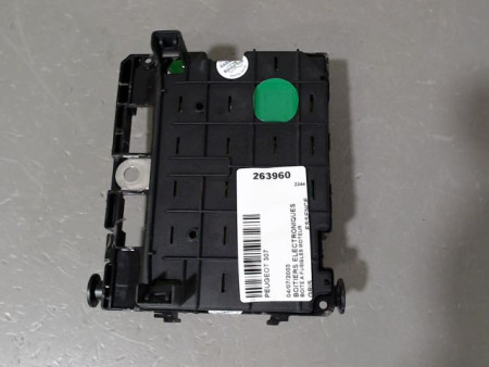 BOITE A FUSIBLES PEUGEOT 307