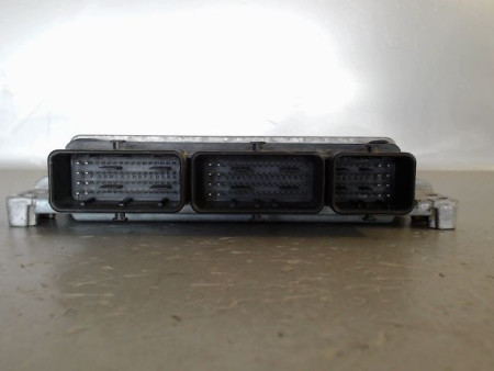 CALCULATEUR MOTEUR DACIA DUSTER