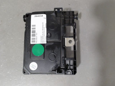 BOITE A FUSIBLES PEUGEOT 407