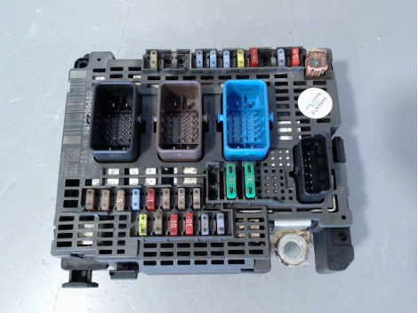 BOITE A FUSIBLES CITROEN C4