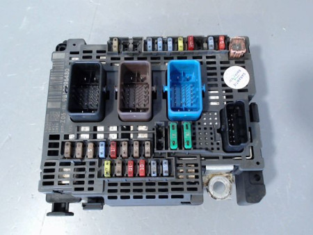 BOITE A FUSIBLES CITROEN C4