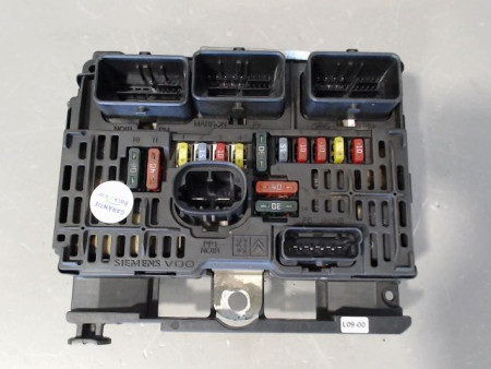 BOITE A FUSIBLES PEUGEOT 407