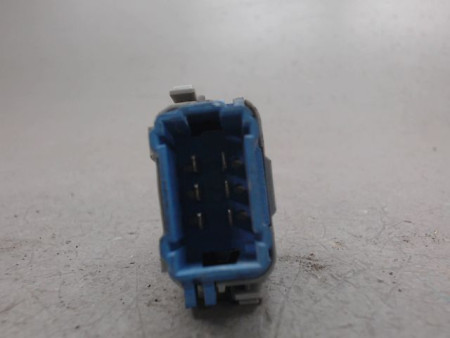 COMMANDE LEVE-GLACE PORTE AVD RENAULT KANGOO