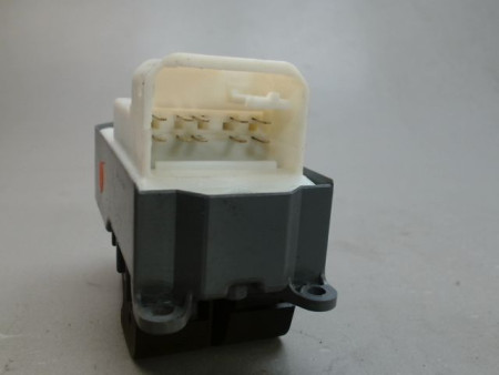 COMMANDE LEVE-GLACE PORTE AVG TOYOTA YARIS