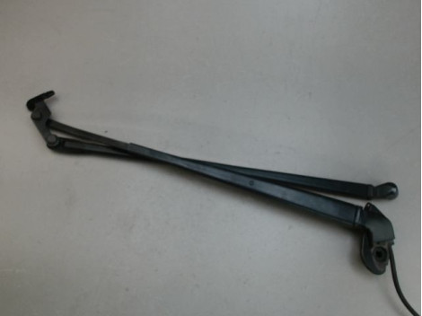 BRAS ESSUIE-GLACE AVANT TOYOTA YARIS