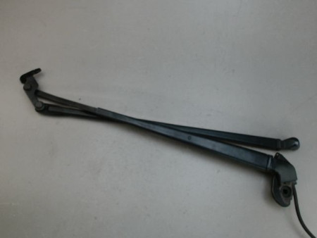BRAS ESSUIE-GLACE AVANT TOYOTA YARIS