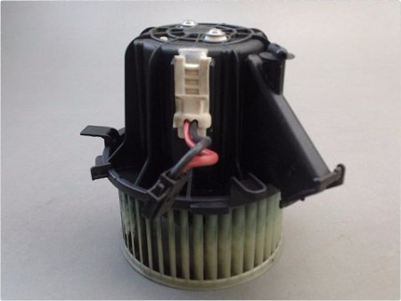 MOTEUR VENTILATEUR CHAUFFAGE AUDI A4