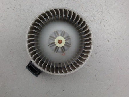 MOTEUR VENTILATEUR CHAUFFAGE TOYOTA YARIS