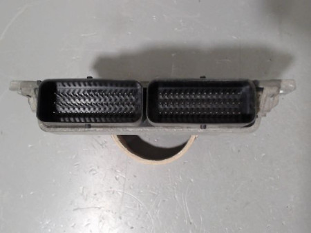 CALCULATEUR MOTEUR RENAULT CLIO