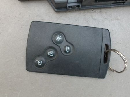 LECTEUR DE CARTE RENAULT CLIO