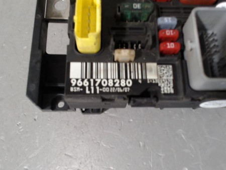 BOITE A FUSIBLES PEUGEOT 307
