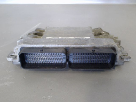 CALCULATEUR MOTEUR RENAULT CLIO