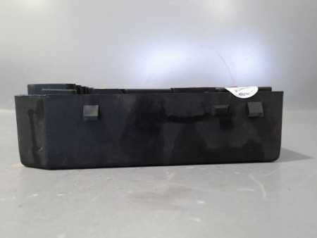 BOITE A FUSIBLES RENAULT MEGANE