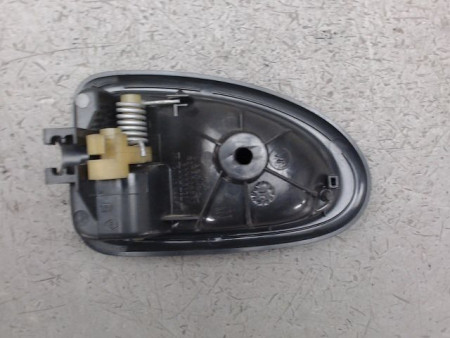 POIGNEE INTERIEURE PORTE AVANT DROIT RENAULT CLIO