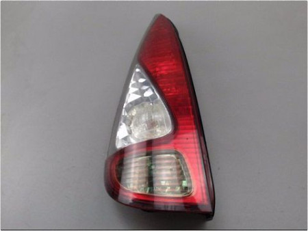 FEU ARRIERE GAUCHE  TOYOTA YARIS VERSO 2003-