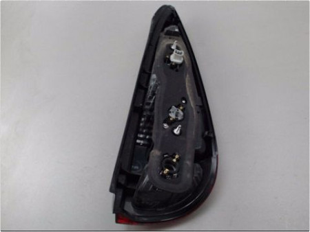 FEU ARRIERE GAUCHE  TOYOTA YARIS VERSO 2003-