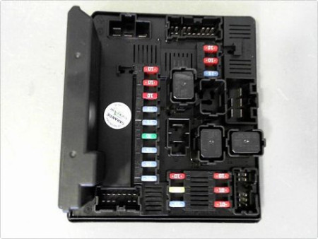 BOITE A FUSIBLES NISSAN QASHQAI 07-10