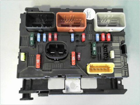 BOITE A FUSIBLES PEUGEOT 207 5P