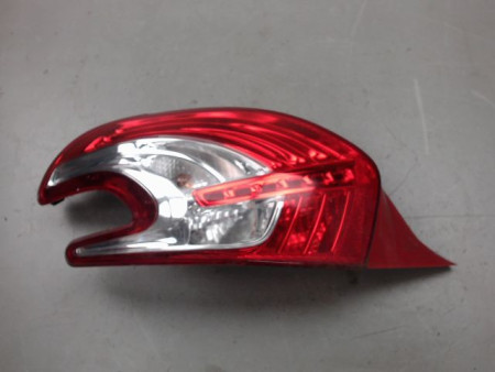 FEU ARRIERE GAUCHE  PEUGEOT 208