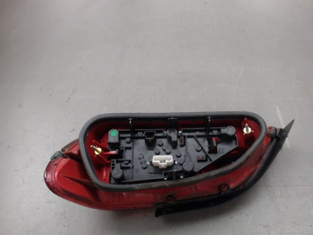 FEU ARRIERE GAUCHE  PEUGEOT 406