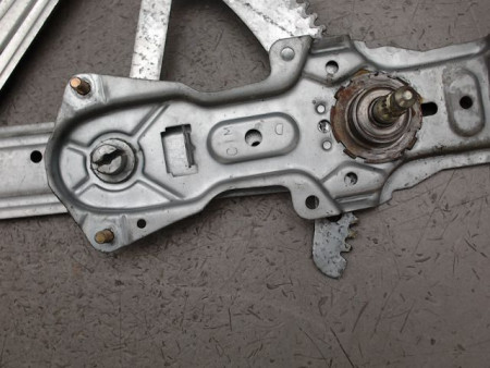 MECANISME LEVE-GLACE ARRIERE DROIT PEUGEOT 205