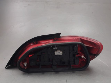 FEU ARRIERE GAUCHE  PEUGEOT 406