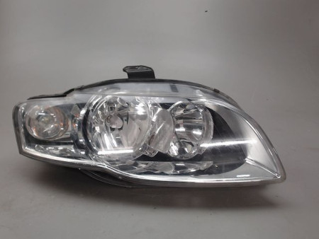 PHARE DROIT AUDI A4