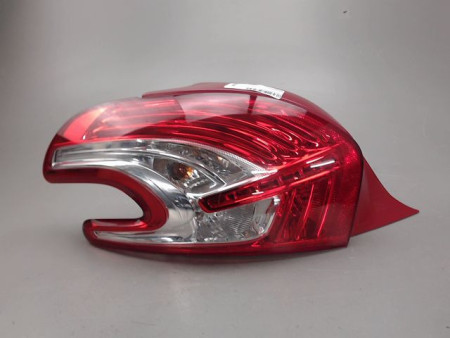FEU ARRIERE GAUCHE  PEUGEOT 208