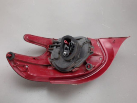 FEU ARRIERE GAUCHE  PEUGEOT 208