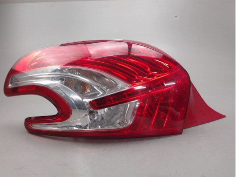 FEU ARRIERE GAUCHE  PEUGEOT 208