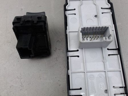 COMMANDE LEVE-GLACE PORTE AVG RENAULT MEGANE