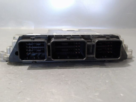 CALCULATEUR MOTEUR RENAULT TRAFIC