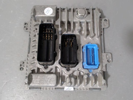 CALCULATEUR MOTEUR OPEL CORSA