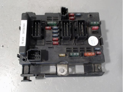 BOITE A FUSIBLES PEUGEOT 307