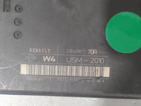 BOITE A FUSIBLES RENAULT MEGANE
