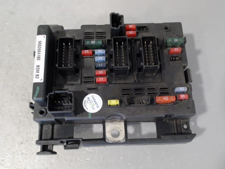 BOITE A FUSIBLES PEUGEOT 307