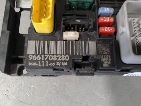 BOITE A FUSIBLES PEUGEOT 307