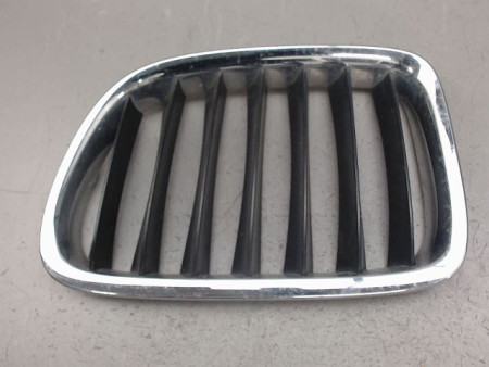 GRILLE CALANDRE GAUCHE B.M.W. X1